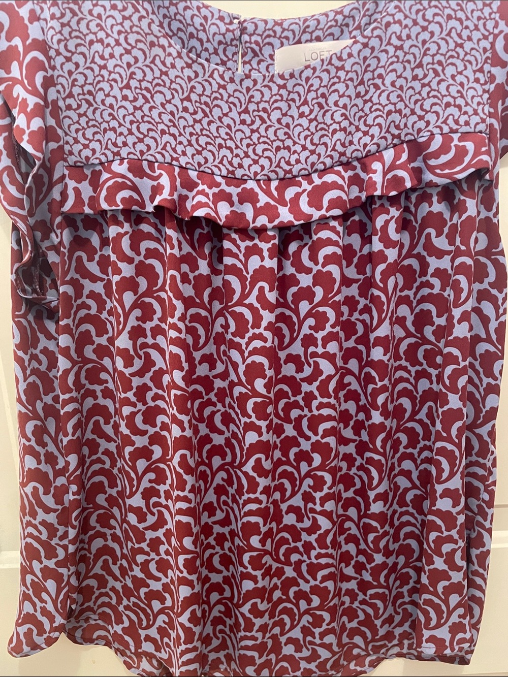 LOFT ruffled sleeveless blouse